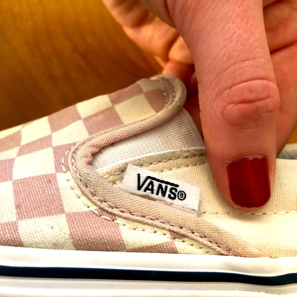 VANS unisex skateboarding shoe